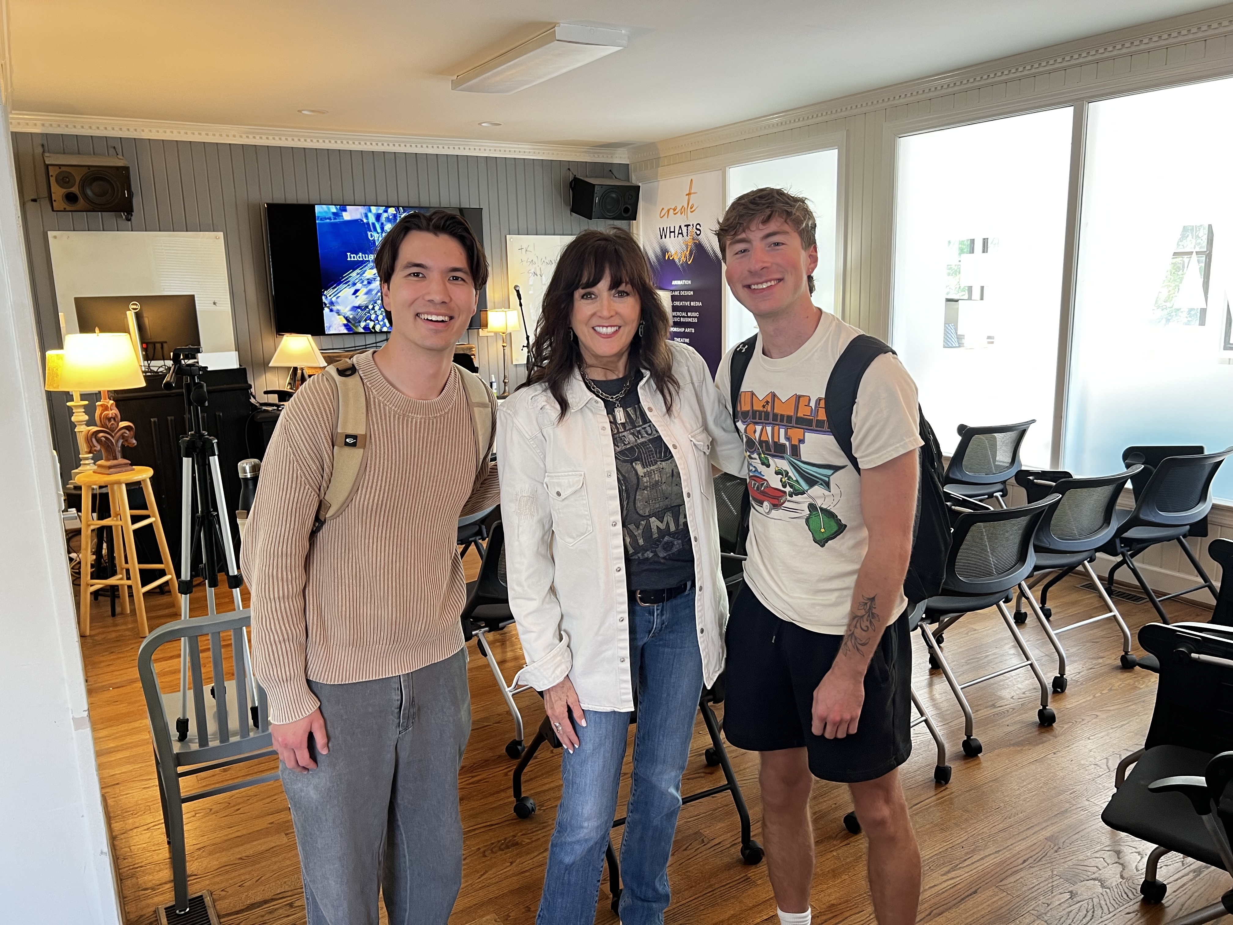 Amy Wolter with Lipscomb students